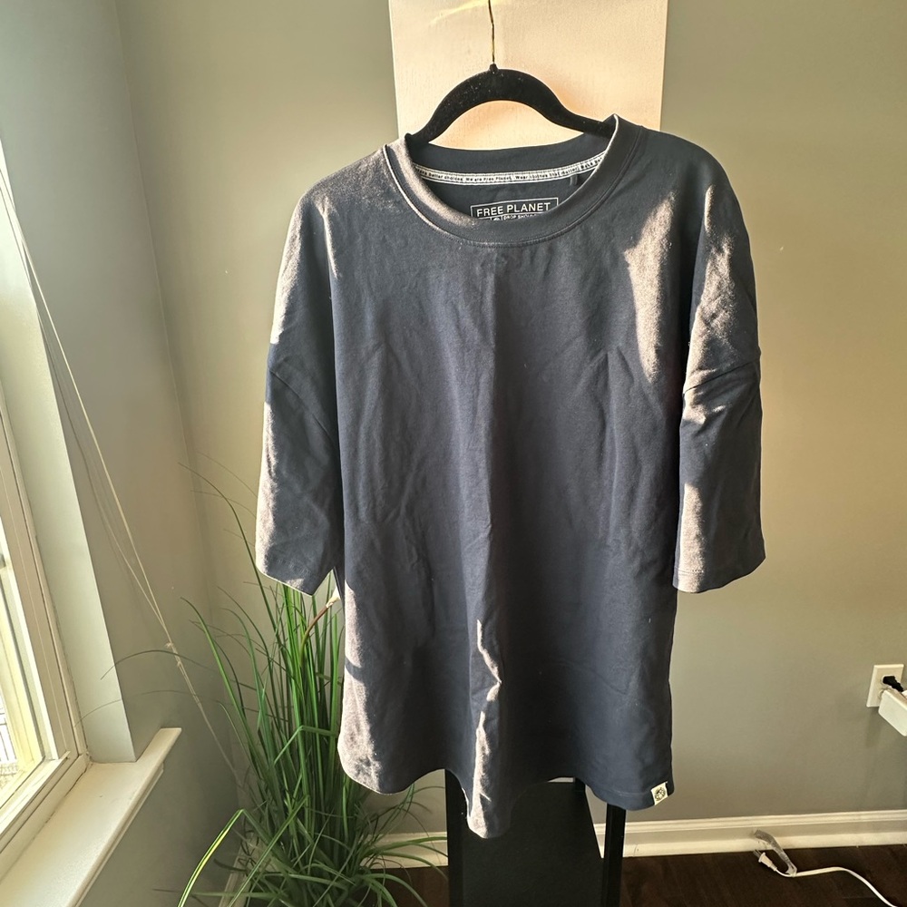 Discover Comfort and Style with Our XL Men’s T-Shirt!